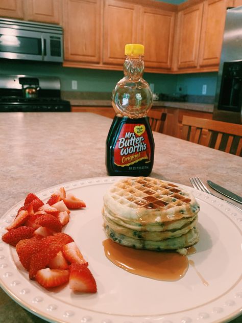 blueberry eggo waffles with mrs butterworth’s syrup and strawberries Mrs Butterworth, Eggo Waffles, Summer Prep, Food Hub, Butterworth, Syrup, Healthy Breakfast, Strawberries, Waffles