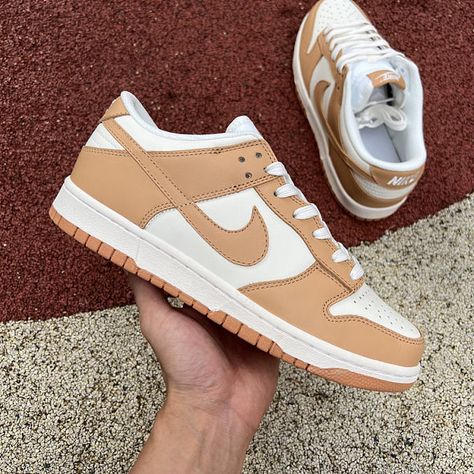 Nike Dunk Low Harvest Moon, Orange Trainers, Women Skates, Orange Sneakers, Designer Trainers, Nike Flyknit, Harvest Moon, Nike Air Vapormax, Blue Sneakers