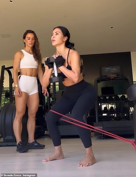 Female Personal Trainer Aesthetic, Kim Kardashian Gym, Personal Trainer Aesthetic, Kardashian Workout, Exercise Schedule, Gym Personal Trainer, Female Personal Trainer, Kim Kadarshian, Dream Jobs