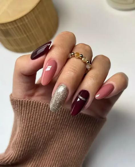 35+ November Nails Fall For Inspiring Ideas - Emerlyn Closet Berry Autumn Nails, Berry Nail Color Fall, Nail Ideas For November 2024, November French Nails, Berry Nails Fall, Nail Inspo For Brown Skin, Nail Ideas Fall 2024, Dark Berry Nails, November 2024 Nails