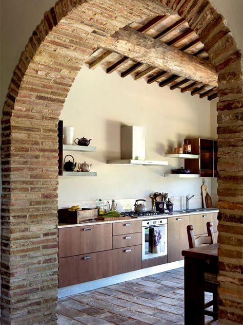 Italian Farm House style... Rustic brick archway, modern cabinetry & appliances. My perfect combo! Italian Farm, Modern Cabinetry, Rustic Italian Home, Villa Decor, Brick Archway, Italian Farmhouse, Rustic Brick, Italian House, Rustic Italian