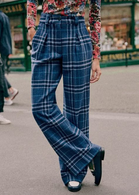 Paris Mode, Pantalon Large, Mode Inspo, Plaid Pants, Daily Dress, Mode Inspiration, Amelie, Librarian, Parisian Style