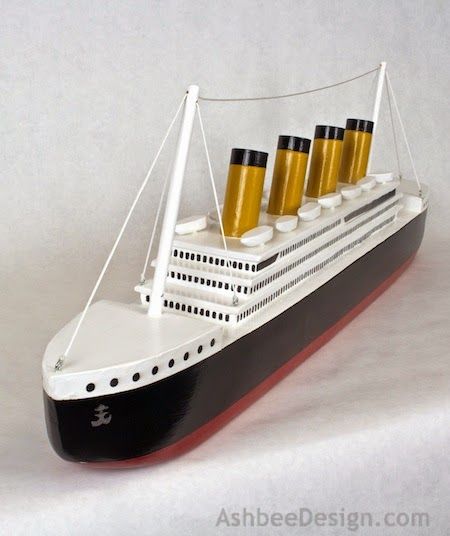 Titanic Cake, Titanic Boat, Bamboo Speaker, Titanic Model, Wooden Box Diy, Wooden Model Boats, Airplane Crafts, Cardboard Model, Titanic Ship