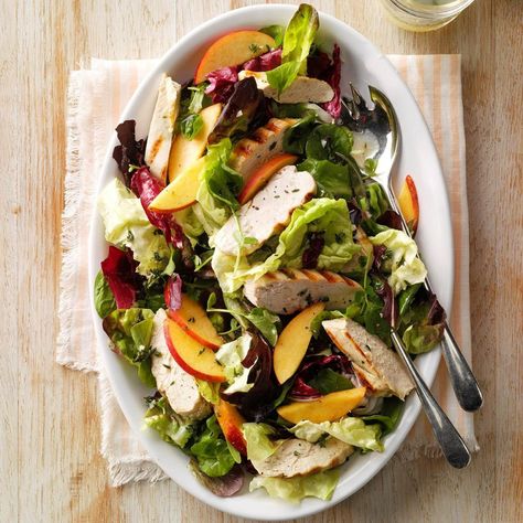 Nectarine Chicken Salad Exps Sdjj19 12507 E02 05 2b 4 Roasted Garbanzo Beans, Nectarine Salad, Colorful Salad, Chicken Salads, Pecan Chicken, Ww Freestyle, Low Sodium Recipes, 300 Calories, Healthy Salad