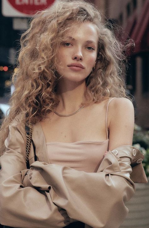 Tanya Kizko, Feminine Energy Aesthetic, Blonde Women, Feminine Energy, Natural Curls, Fall Vibes, Hair Inspo, Aesthetic Pictures, Beautiful Hair