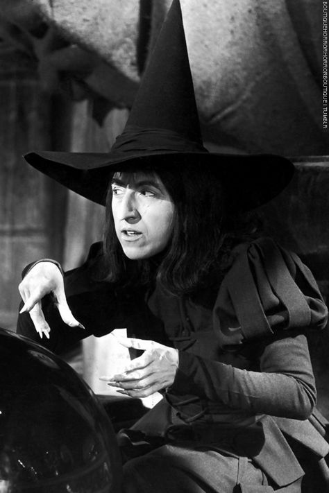 Margaret Hamilton as "The Wicked Witch of the West", in Metro-Goldwyn-Mayer's musical film The Wizard of Oz (1939) Munchkin Land, The Wicked Witch Of The West, Margaret Hamilton, Wizard Of Oz 1939, Witch Board, Which Witch, Wicked Witch Of The West, Witch Of The West, Halloween Retro