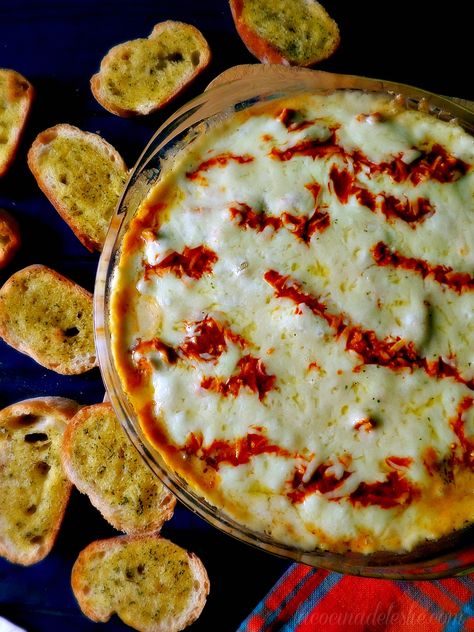 Buffalo Chicken Dip with Salsa Valentina - lacocinadeleslie.com Valentina Hot Sauce, Ranch Chicken Dip, Buffalo Ranch Chicken Dip, Spicy Buffalo Chicken Dip, Hot Sauce Chicken, Healthy Ranch Dressing, Buffalo Ranch Chicken, Spicy Buffalo Chicken, Buffalo Ranch