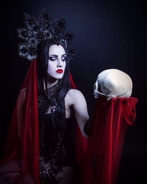 Vampire Headdress, Haunted Masquerade, Vampire Beauty, Greek Underworld, Skull Queen, Moon Sisters, Dracula's Brides, Vampire The Masquerade Bloodlines, Scary Vampire