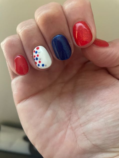 4th Of July Gel Manicure, Fourth Of July Nail Ideas Simple, Classy July 4th Nails, Diy Fourth Of July Nails Easy, Easy Simple 4th Of July Nails, Easy 4 Of July Nails, At Home 4th Of July Nails, Easy Fourth Of July Nails At Home, Fourth Of July Neutral Nails