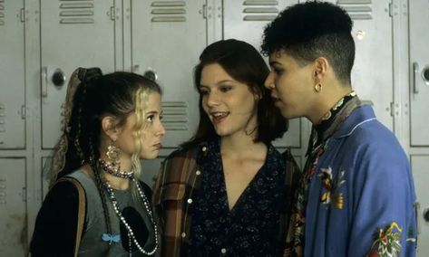 Riot grrrls, beta males and fluid fashion: how My So-Called Life changed TV forever | Television | The Guardian 90s Film Aesthetic, Baby Bratz, Snap Watch, My So Called Life, 90s Film, Dont Judge People, 90s Teen, Life Cast, Claire Danes