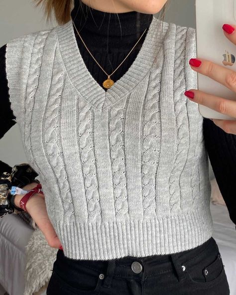 Sueter Tejido Outfit, White Full Sleeve Top Outfit, Outfit Chaleco Tejido, Clothes From Shein, Smart Casual Women Outfits, Crochet Top Outfit, Smart Casual Women, Smart Dressing, Warm Tights