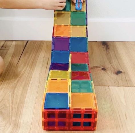 We've tried all the major brands of magnetic tiles and found these are the BEST for kids for endless play and building. Great STEM and engineering toy for kids to play and learn. Build car ramps and more #hellowonderful Magnetic Tile Ramps, Magnatiles Ideas, Magnetic Tiles Ideas, Movie Dress Up Ideas, Magnet Tiles, Car Ramp, Hello Wonderful, Desk Organization Ideas, Magna Tiles