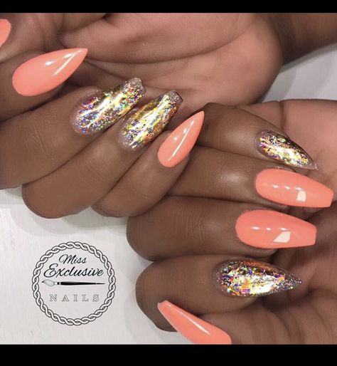 Coral Nails With Gold Foil, Coral And Gold Nails, Fall Foil Nails, Gold Foil Nail Designs, Foil Nail Art Designs Ideas, Coral Nails With Design, Foil Nail Designs, Foil Nail Art, Coral Nails