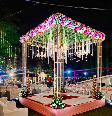 Mandap Decor Indian, Leaf Decor Wedding, Indoor Wedding Decorations, Wedding Tent Decorations, Wedding Gate, Reception Stage Decor, Simple Stage Decorations, Marriage Function, Home Flower Decor