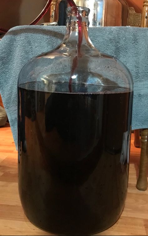 Homemade Grape Wine, Grape Wine Recipe, Wine From Grapes, Making Wine From Grapes, Growing Wine Grapes, Classic Chocolate Cake Recipe, Homemade Wine Recipes, Pinot Noir Grapes, Wine Yeast