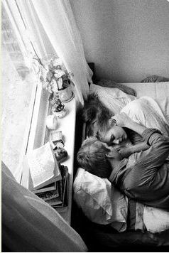 keeping her safe and letting her sleep....i think one of the most romantic things a man could do is tuck me in... keep me safe...sigh... Cabin In The Woods, Foto Art, The Perfect Guy, 인물 사진, All You Need Is Love, Kiss Me, White Photography, Love Is All, Just Love