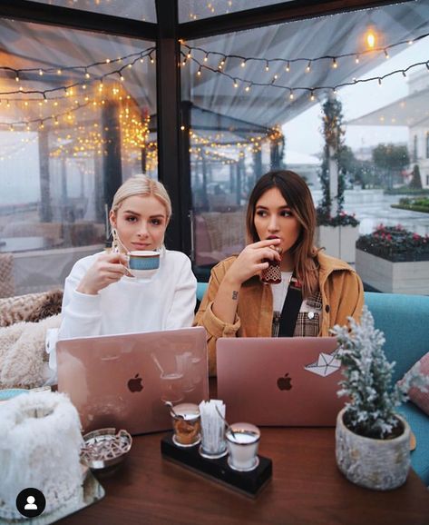 Dinner Photoshoot Friends, Women Podcast Aesthetic, Best Friend Podcast Photoshoot, Best Friend Business Photoshoot, Female Podcast Aesthetic, Business Partner Photoshoot Best Friends, Boss Babe Pictures, Podcast Branding Photoshoot, Friends In Business