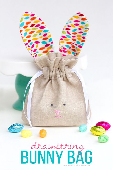 Drawstring Bunny Bags...fun for Easter, or ALL year long! | Make It and Love It Sewing Easter Projects, Diy – Velikonoce, Diy Sy, Easter Treat Bags, Bunny Treats, Easter Bags, Bunny Bags, Fabric Sewing Patterns, Trendy Sewing