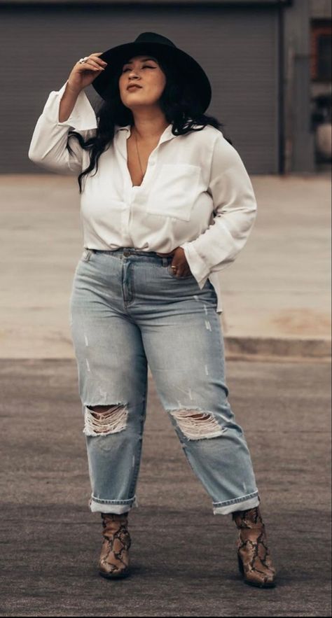 Chic Plus Size Fashion, Plus Zise Fashion Outfits, Cute Trendy Outfits Plus Size, Plus Size 22 Fashion For Women, Elevated Plus Size Fashion, Comfy Chic Outfits Plus Size, Ootd Big Size Casual, Plus Size Trendy Outfits 2022, Fall Outfits For Bigger Women