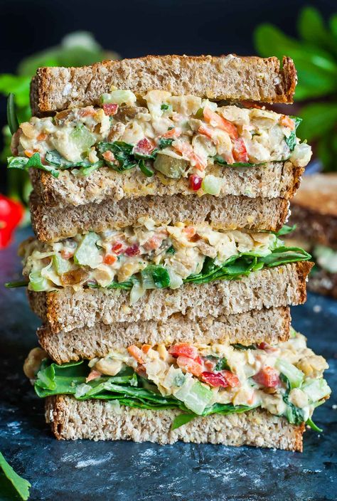 Chickpea Chicken Salad, Chickpea Chicken, Salad Sandwich Recipe, Chicken Salad Sandwich Recipe, Chickpea Salad Sandwich, Snacks Under 100 Calories, Healthy Tuna, Healthy Sweet Snacks, Sandwich Spread