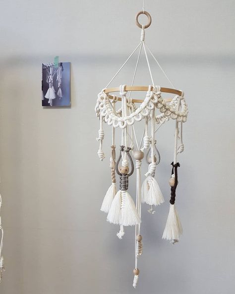 Macrame Baby Mobile, Macrame Nursery, Macrame Baby, Diy Baby Mobile, Mobile Hanging, Macrame Feathers, Expecting Mom Gifts, Diy Mobile, Baby Crib Mobile