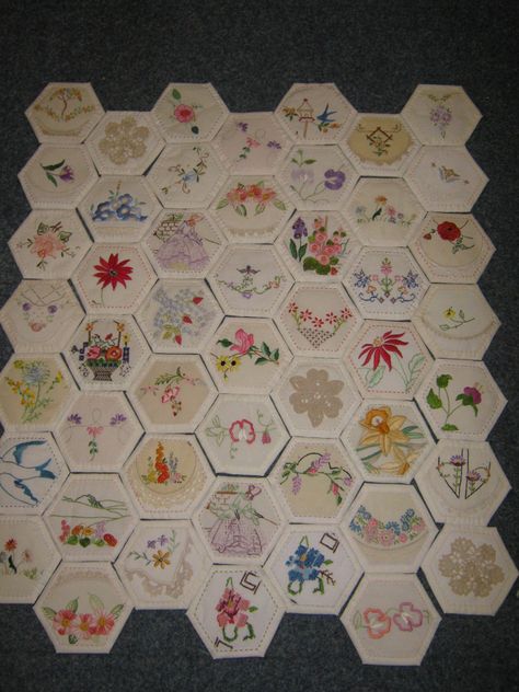 hexagons with embroidered linens & doilies Handkerchief Quilts, Embroidered Doilies, Hexagon Ideas, Hexagon Quilts, Hexie Quilt, English Paper Piecing Quilts, Crazy Patchwork, Vintage Handkerchief, Embroidered Quilts