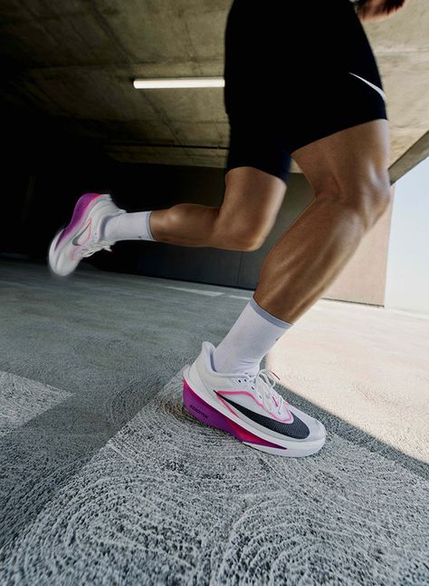 Nike Zoom Fly 6 Delivers Racing Precision Winter Running Gear, Best Nike Running Shoes, Adidas Sl 72, The Zoom, Sneaker Magazine, Running Inspiration, Runners World, Marathon Runners, Streetwear Sneakers