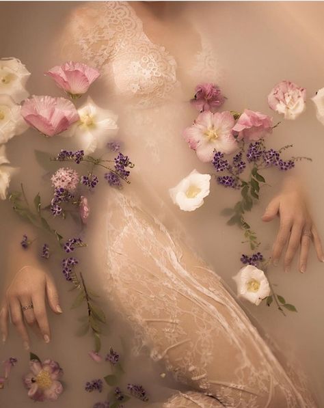 Milk Bath Aesthetic, Bath Flowers Photography, Bathtub Flowers, Milk Bath Flowers, Flower Bath Photoshoot, Milk Bath With Flowers, Milk Bath Flowers Photography, Bathtub Maternity Shoot, Flower Bath Photography