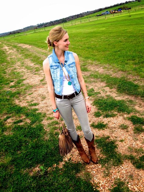 C.Style Blog: What I Wore: Round Top Roundtop Texas, Texas Outfits, Round Top Texas, Texas Fashion, Clothing Blogs, Round Top, Girls Weekend, Top Round, Clothes Horse