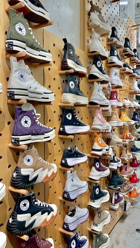 Converse Shoes Outfit, Converse Heels, Kasut Nike, Converse Platforms, Converse Collection, Aesthetic Converse, Allstar Converse, Cute Converse Shoes, Tenis Converse