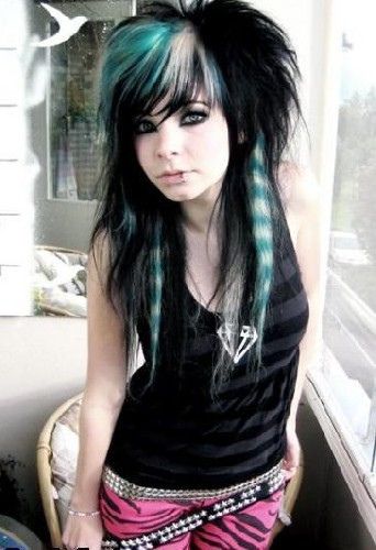 Ging to be able to fan my hair loke this soon...But mine shall be spikier! Scene Kid Hair, Emo Girl Hair, Hair Stripes, Emo Scene Hair, Scene Girl, Punk Emo, Emo Hair, Scene Girls, Scene Fashion