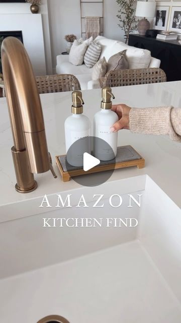 Cat Arcodia on Instagram: "Comment “sink caddy” for the link✨ This instant dry sink caddy is perfect for your kitchen or bathroom sinks🤍 

🚨It's on major sale plus an extra $5 coupon‼️

Ways to Shop:
• comment “sink caddy” below to get the link sent directly to your inbox 💌
• tap the link in my bio to directly shop my @amazon storefront or @shop.ltk Page 🔗

#amazonhome #amazonhomefinds #kitchenfinds #founditonamazon #sinkcaddy @spaceaid_official" Stained Island, Kitchen Sink Styling, Kitchen Sink Caddy, Dry Sink, Sink Caddy, Coastal Kitchen, Amazon Storefront, Bathroom Sinks, Amazon Home