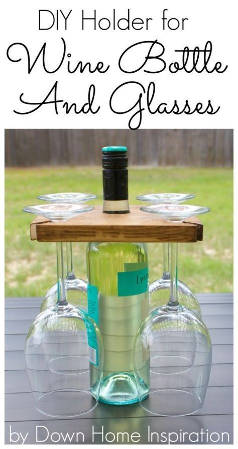 How to Make a DIY Holder for a Wine Bottle and Glasses Bottle Glasses Diy, Wine Bottle Glasses, Woodworking For Kids, Woodworking Inspiration, Wine Bottle Diy, Diy Simple, Diy Holz, Diy Holder, Glass Holder