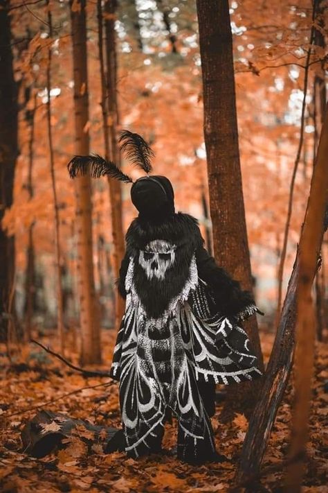 Ren Faire Costume Moth, Moth Ren Faire, D&d Costumes, Black Moth Costume, Moth Core Fashion, Mothman Cosplay Diy, Mothman Aesthetic Outfit, Moth Man Cosplay, Moth Fairy Costume