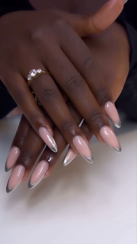 Chrome Nails On Dark Skin, Chrome Tip Nails, Nails On Dark Skin, Simple Fall Nails, Fancy Nails Designs, Tip Nails, Girls Nails, Fancy Nails, Chrome Nails