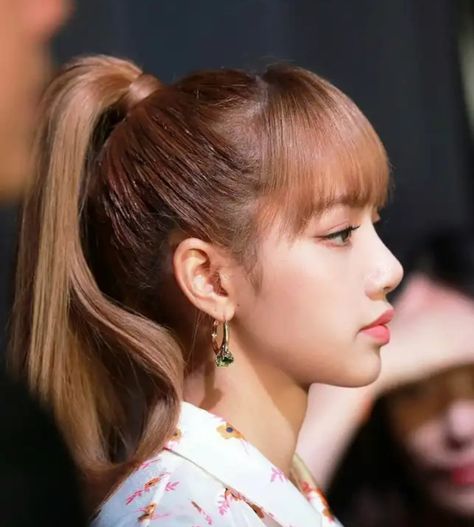 #lalisa #lisa #lisamanoban #blackpink #lalisamanoban #lili #lisablackpink #blackpinklisa lisa blackpink lisa side profile Jisoo Visual, Diamond Face Shape, Nose Shapes, Leg Warmer, Lisa Bp, Girl Inspiration, Side Profile, Lalisa Manobal, Blackpink Photos