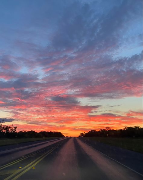 Texas Sunset Wallpaper, West Texas Sunset, Texas Asethic, Texas Aesthetic Wallpaper, Gabrielle Core, Texas Vibes, Texas Scenery, Texas Sunrise, Sunset Western