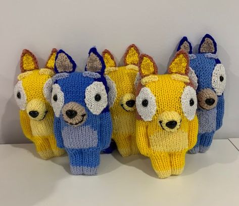 Bluey and Bingo Comfort Dolls from Australian Kids cartoon 'Bluey' Comfort Dolls, Needle Knitting, Bluey And Bingo, Dolls Pattern, Knitting Machine Patterns, Crochet Idea, Kids Cartoon, Paintbox Yarn, Australian Animals