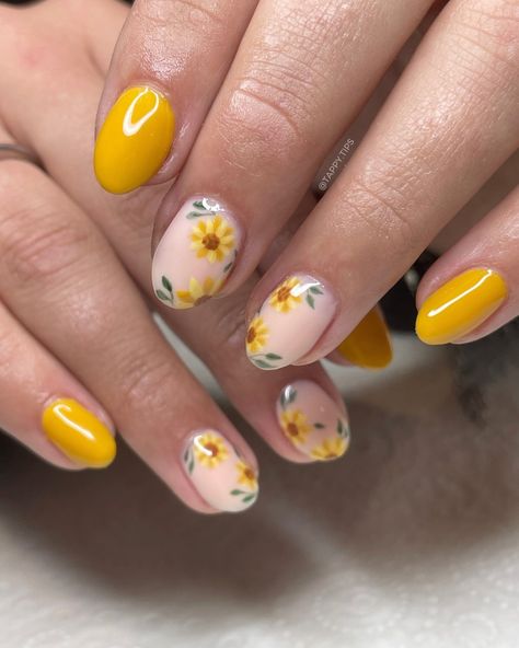 These sunflower nails are our new mascot 😍🌻 I couldn’t decide which picture was better, do you prefer 1 or 2? 🤔 Use the link in our bio to book and manage your appointments 🌻 AfterPay Available ✨ White Sunflower Nails, Sunflower Almond Nails, White Nails With Sunflower, White Nails With Sunflower Design, White Nails With Yellow Flower, Yellow Nails White Flower, Yellow Flowers Nail Art, Sunflower Nails Design, Yellow Flower Nails