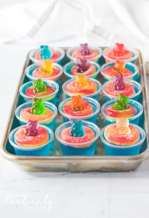 Birthday Party Jello Shots, Jelly Party Ideas, Jello Shots Aesthetic, Dinosaur Jello Shots, Shots Non Alcoholic, Tropical Jello Shots, Neon Jello Shots Party Ideas, Pool Party Foods, Pool Party Jello Shots