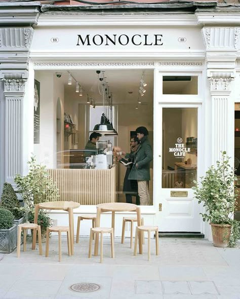 Monocle Cafe London by magCulture, via Flickr French Cafe Branding, Monocle Cafe, Butik Design, Display Visual Merchandising, Fasad Design, Small Coffee Shop, Small Cafe, Coffee Shops Interior, 카페 인테리어 디자인