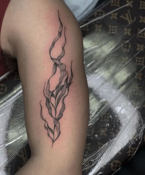 Seaweed Vine Tattoo, Nature Collarbone Tattoo, Seaweed Wrap Tattoo, Seaweed Tattoo Simple, Aquatic Plant Tattoo, Abstract Sea Tattoo, Alocasia Plant Tattoo, Sea Plant Tattoo, Sea Kelp Tattoo