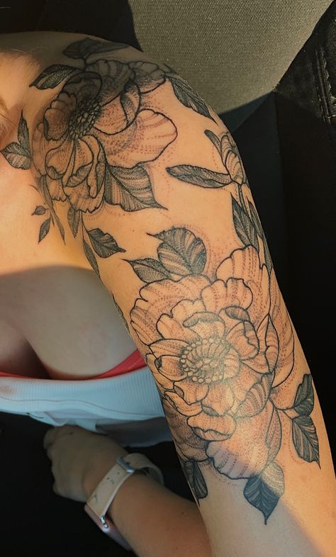 Floral Back Tattoo Black Women, Floral Tattoo On Black Skin, Patch Work Floral Sleeve Tattoo, Floral Sleeve Tattoo Black Woman, Women’s Flower Arm Sleeve, Floral Tattoo Shoulder, Hip Thigh Tattoos, Black Girls With Tattoos, Shoulder Tattoos For Women