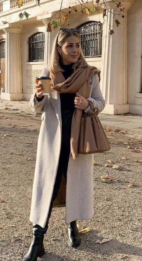 Long Cream Coat Outfit, Chic Long Beige Wool Coat, White Wool Coat Outfit, Cream Wool Coat Outfit, Cream Coat Outfit Winter, Cream Coat Outfit, Beige Single-breasted Wool Coat For Spring, Single-breasted Cream Wool Coat For Fall, Wool Hat Outfit