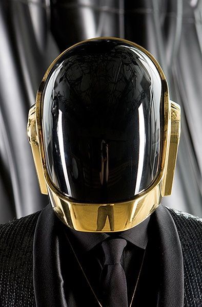 Daft Punk - in pictures Daft Punk Poster, Daft Punk Helmet, Thomas Bangalter, Punk Art, Edm Festival, Daft Punk, Electronic Music, Artist Art, Art Pictures