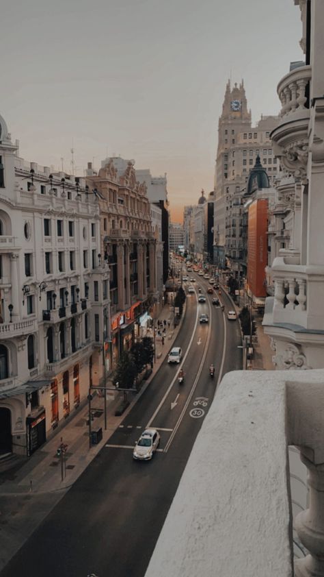 Madrid Aesthetic, Urban Pictures, London Wallpaper, Spain Aesthetic, Madrid City, Spain Photography, Futuristic City, Dream City, City Aesthetic