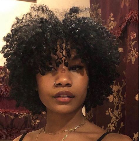 Cabello Afro Natural, Curly Fro, Natural Curly Hair Cuts, Natural Hair Cuts, Short Curly Haircuts, Pelo Afro, Curly Hair Styles Easy, Hairdos For Curly Hair, Natural Curls Hairstyles