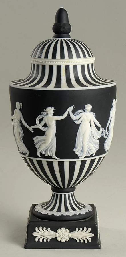 Wedgwood Cream Color on Black Jasperware Footed Urn with Lid Roman Wedding, Wedgewood China, Wedgewood Jasperware, Wedgwood Pottery, Wedgwood Jasperware, Ceramic Urn, Glass Ware, Black Porcelain, Urn Vase