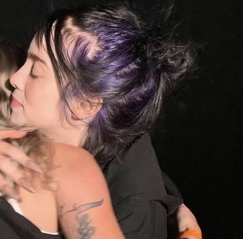 Purple Roots, Billie Eilish Photos, Billie Eillish, My Woman, My Gf, Purple Hair, Sweet Girls, Billie Eilish, Celebrity Crush