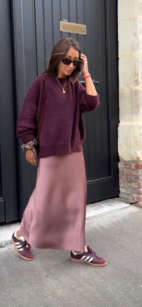 Monochromatic Christmas Outfit, Formal Holiday Outfit, Purple And Burgundy Outfit, Lavender Winter Outfit, Burgundy Street Style, Dark Pink Sweater Outfit, Plum Shirt Outfit, Christmas Party Outfit Ideas For Women, Winter Long Skirt Outfit